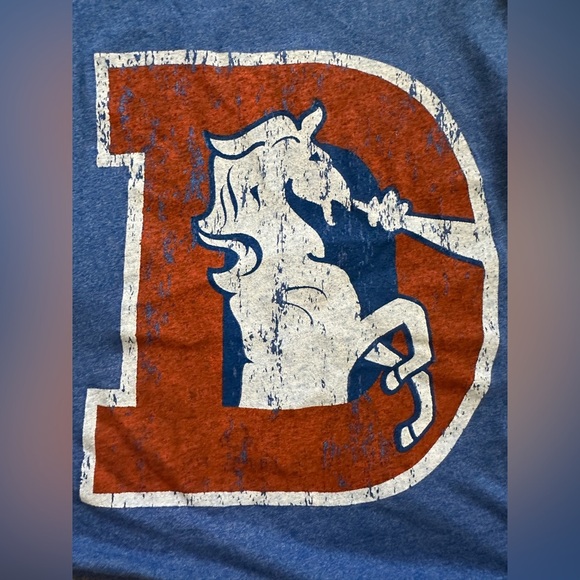 Majestic Threads Women’s Denver Broncos Royal Retro Muscle Tank - size S - Picture 2 of 6